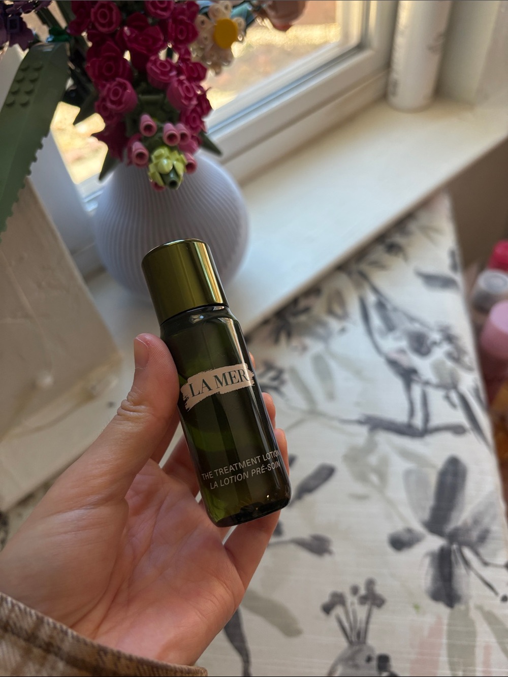 La Mer Hydrating Treatment Lotion — Dark Green Bottle with Gold Cap